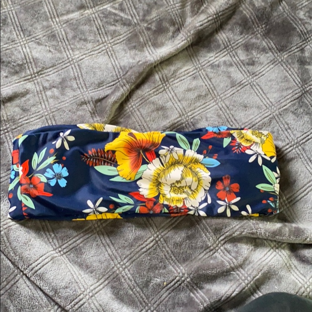 Awful bikini top floral size small
